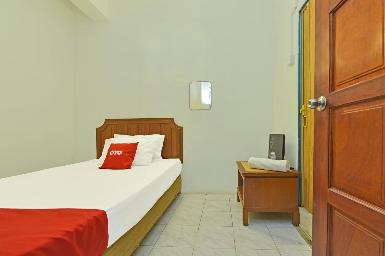 F Hotel Sungai Dua Bukit Exteriör bild