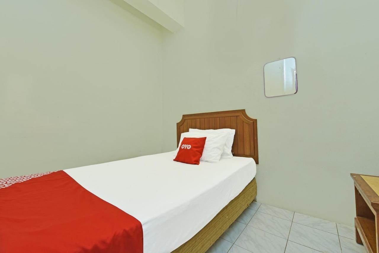F Hotel Sungai Dua Bukit Exteriör bild