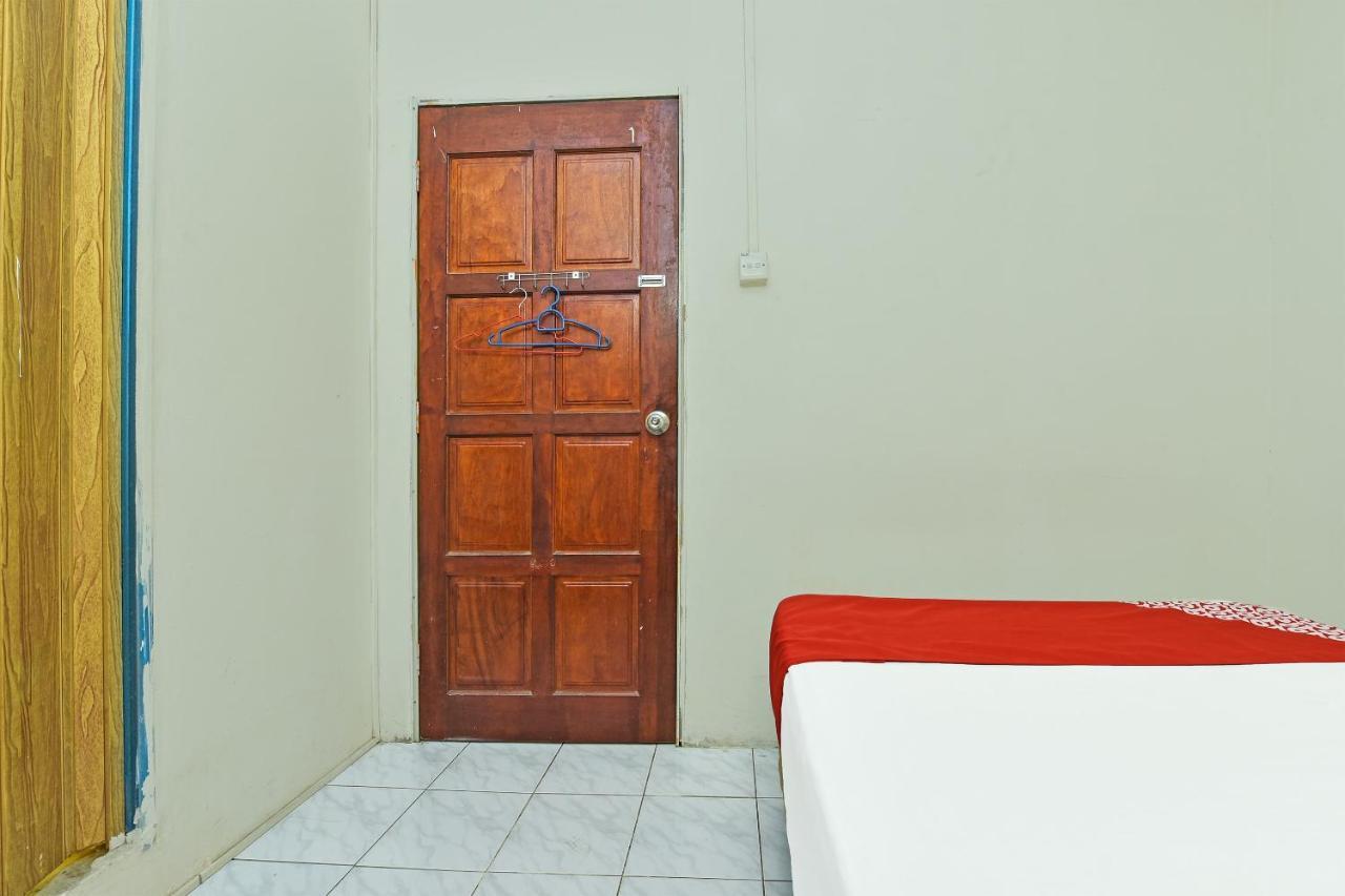 F Hotel Sungai Dua Bukit Exteriör bild