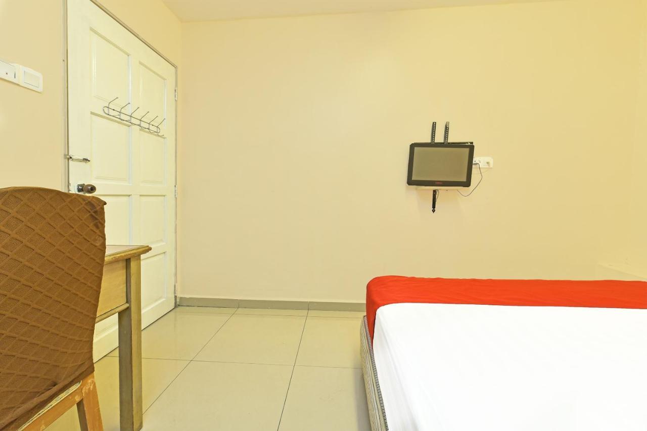 F Hotel Sungai Dua Bukit Exteriör bild