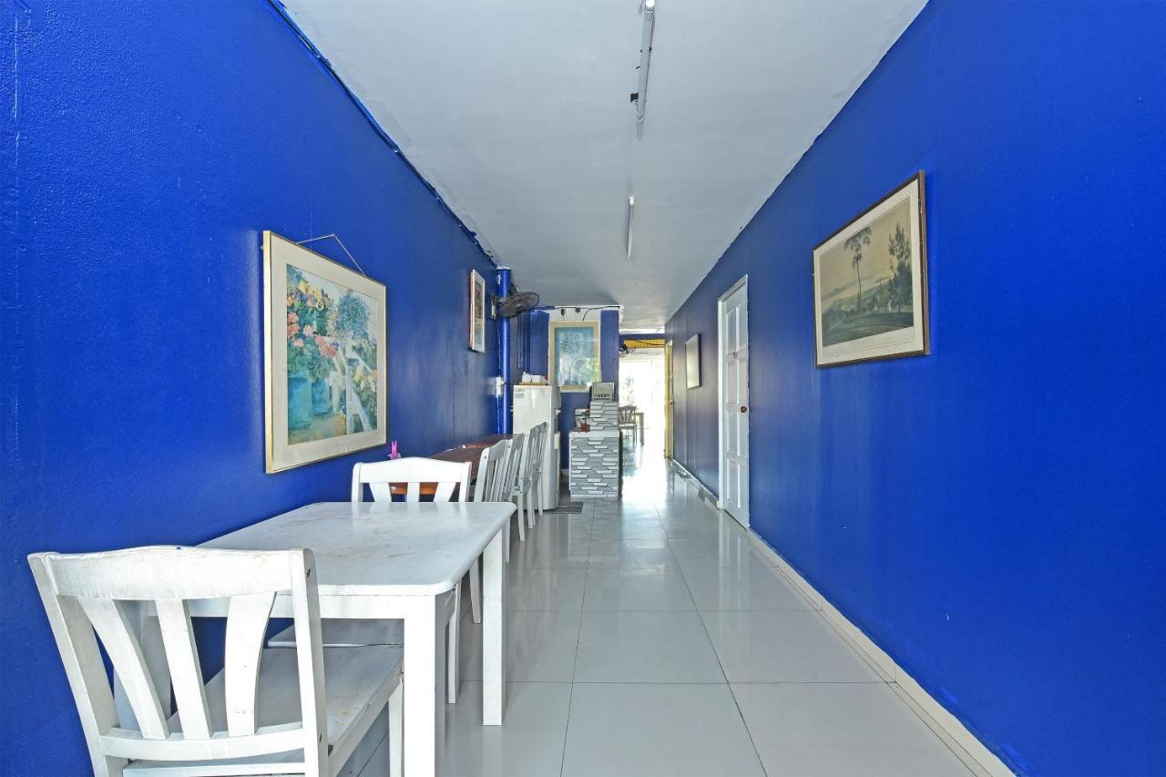 F Hotel Sungai Dua Bukit Exteriör bild