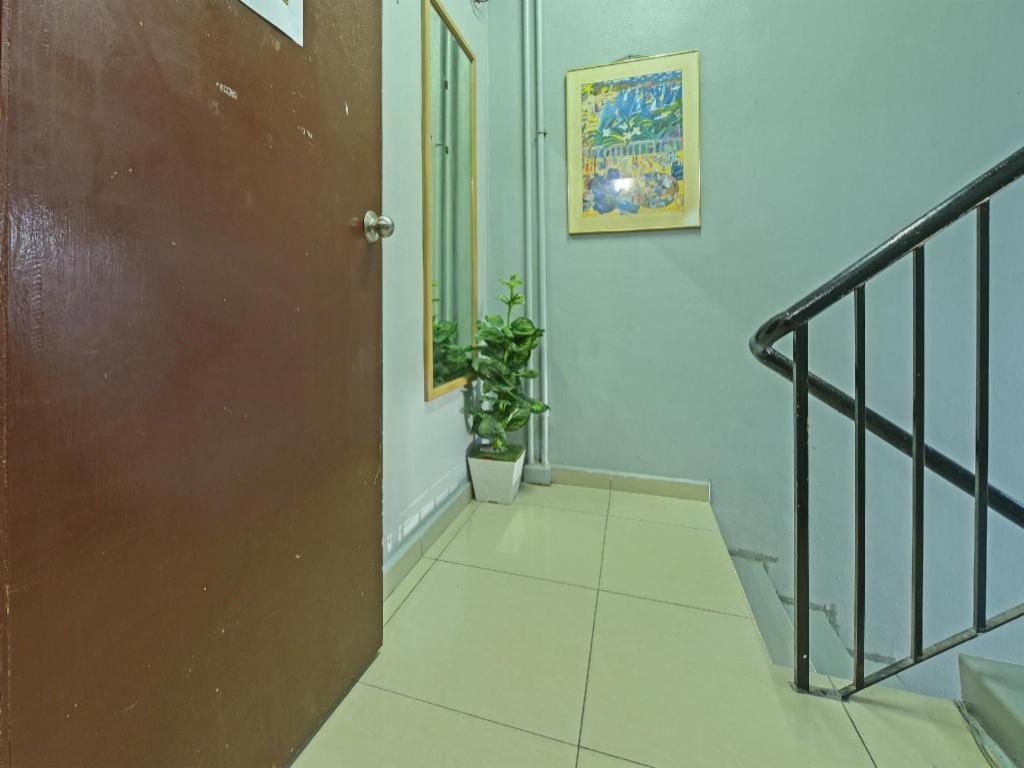 F Hotel Sungai Dua Bukit Exteriör bild