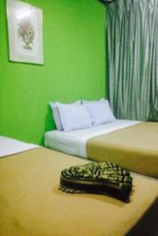 F Hotel Sungai Dua Bukit Exteriör bild