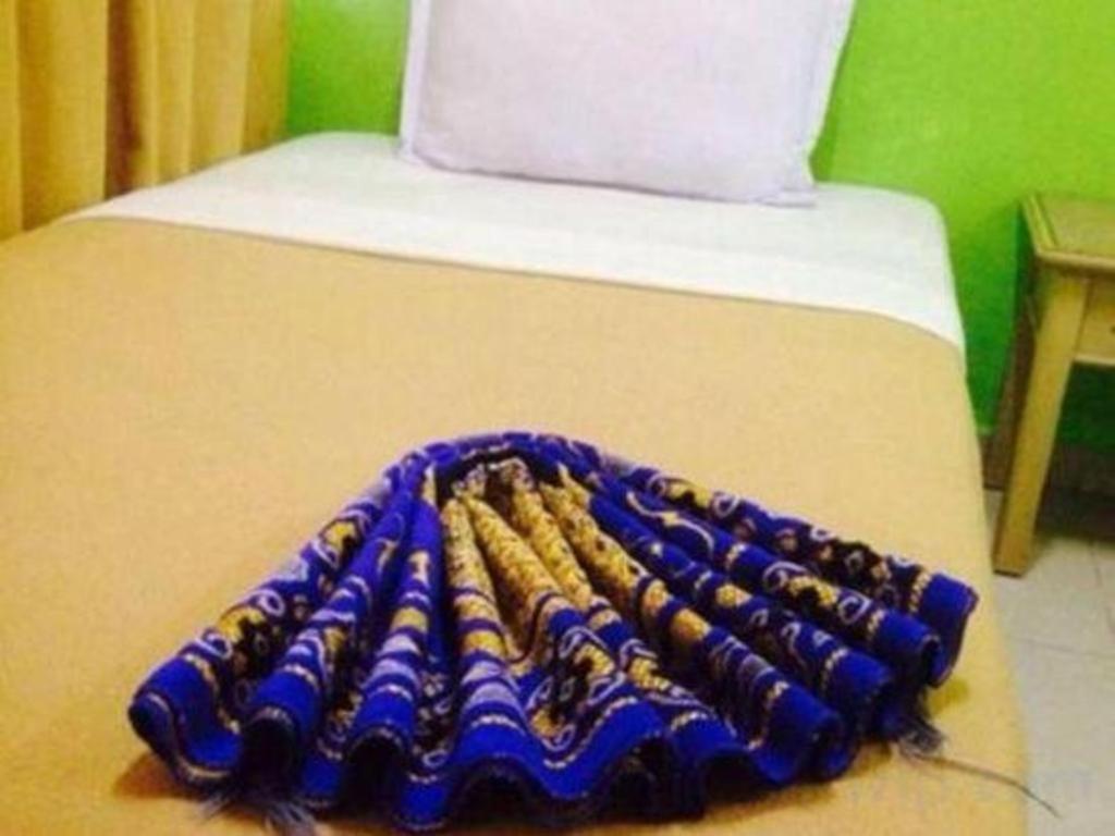 F Hotel Sungai Dua Bukit Exteriör bild