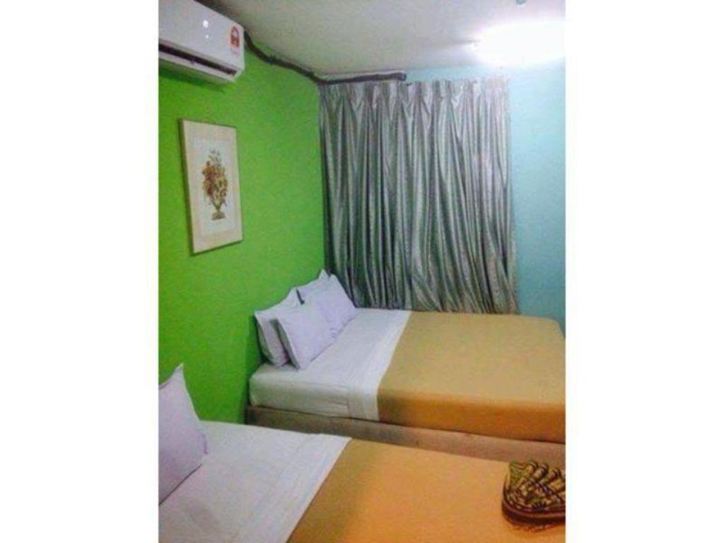 F Hotel Sungai Dua Bukit Exteriör bild